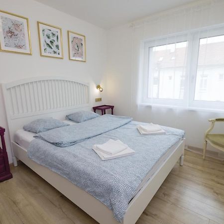 Central Apartment - Folk District Bratislava Ngoại thất bức ảnh