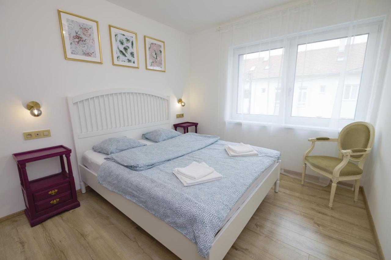 Central Apartment - Folk District Bratislava Ngoại thất bức ảnh