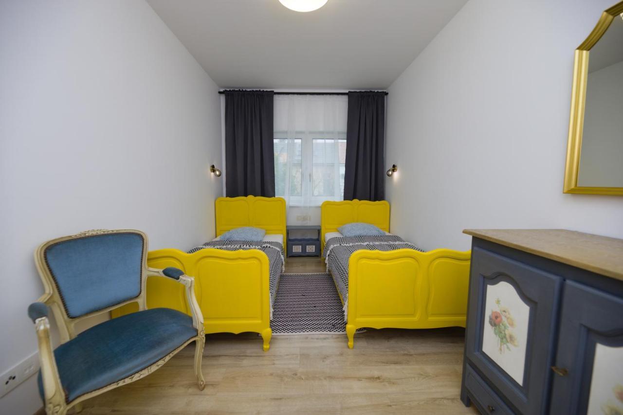 Central Apartment - Folk District Bratislava Ngoại thất bức ảnh